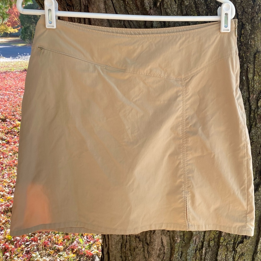 Patagonia skort women’s size 8 KHAKI